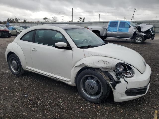 3VWJX7AT7DM614139 - 2013 VOLKSWAGEN BEETLE WHITE photo 4