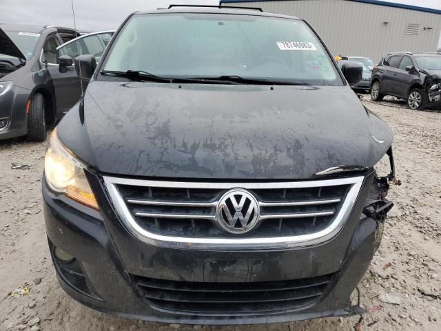 2C4RVABG8CR391319 - 2012 VOLKSWAGEN ROUTAN SE BLACK photo 5