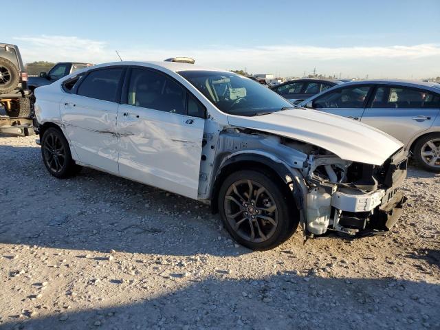 3FA6P0HD0JR240038 - 2018 FORD FUSION SE WHITE photo 4