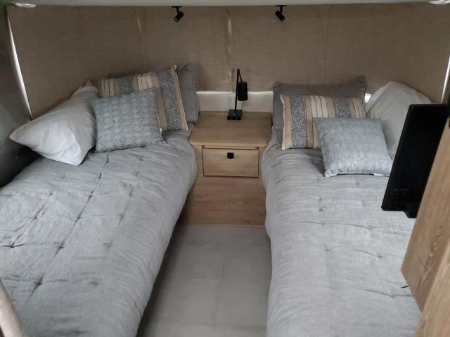 1STJFYM20PJ563777 - 2023 AIRS TRAILER 银色 照片 10