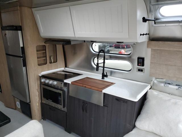 1STJFYM20PJ563777 - 2023 AIRS TRAILER 银色 照片 8