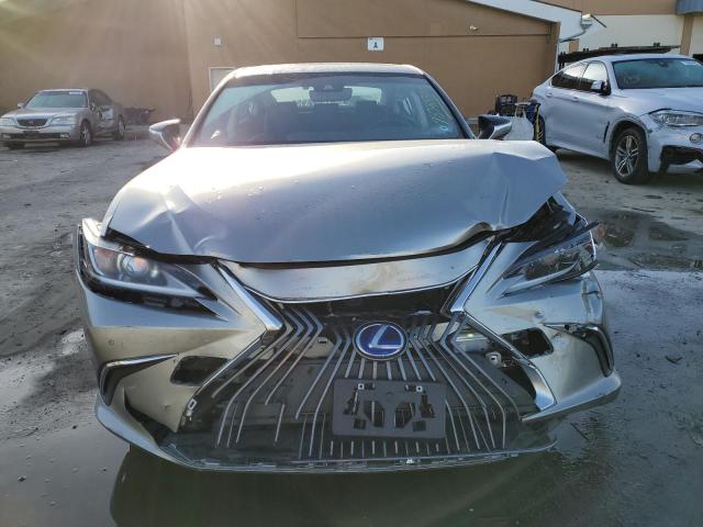 JTHB21B15K2044001 - 2019 LEXUS ES 300H GRAY photo 5