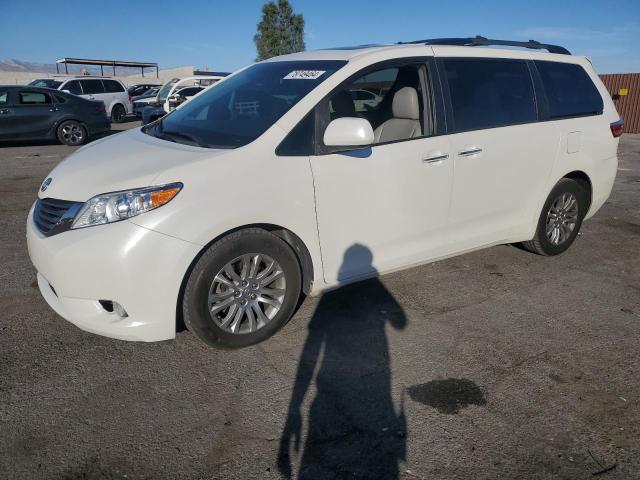 2016 TOYOTA SIENNA XLE, 