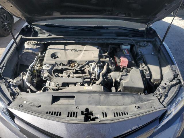 4T1B11HK3JU613396 - 2018 TOYOTA CAMRY L GRAY photo 11