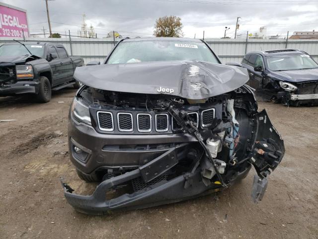 3C4NJDBB3JT392453 - 2018 JEEP COMPASS LATITUDE Сұр фото 5