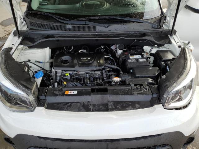 KNDJN2A29K7921726 - 2019 KIA SOUL WHITE photo 11