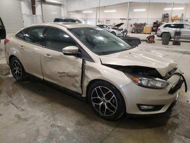 1FADP3H26JL312608 - 2018 FORD FOCUS SEL GOLD photo 4