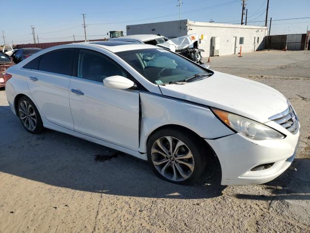 5NPEC4AB8DH751862 - 2013 HYUNDAI SONATA SE WHITE photo 4