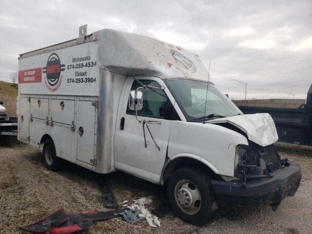 1GBJG31U771113293 - 2007 CHEVROLET EXPRESS G3 WHITE photo 4