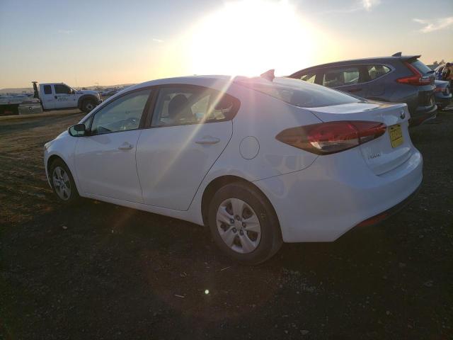 3KPFK4A70JE222053 - 2018 KIA FORTE LX WHITE photo 2