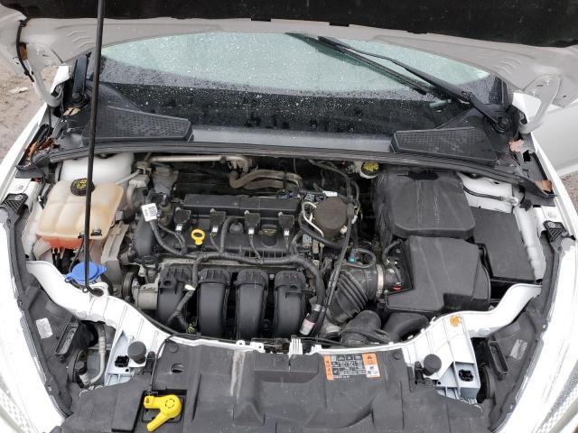 1FADP3K28FL327837 - 2015 FORD FOCUS SE WHITE photo 11