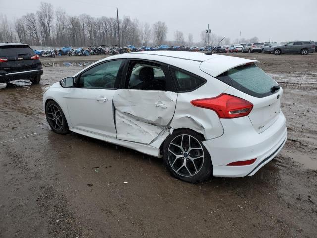 1FADP3K28FL327837 - 2015 FORD FOCUS SE WHITE photo 2