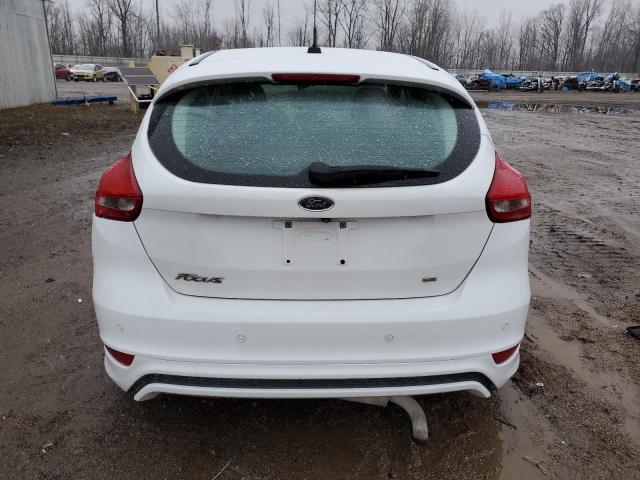 1FADP3K28FL327837 - 2015 FORD FOCUS SE WHITE photo 6