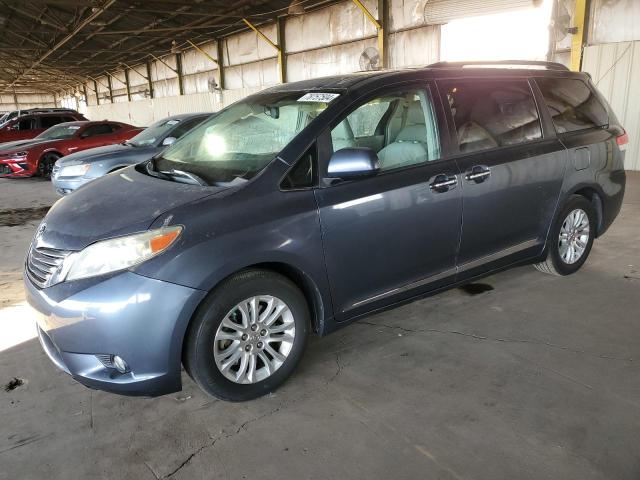 2013 TOYOTA SIENNA XLE, 