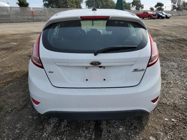 3FADP4EJXKM138608 - 2019 FORD FIESTA SE WHITE photo 6