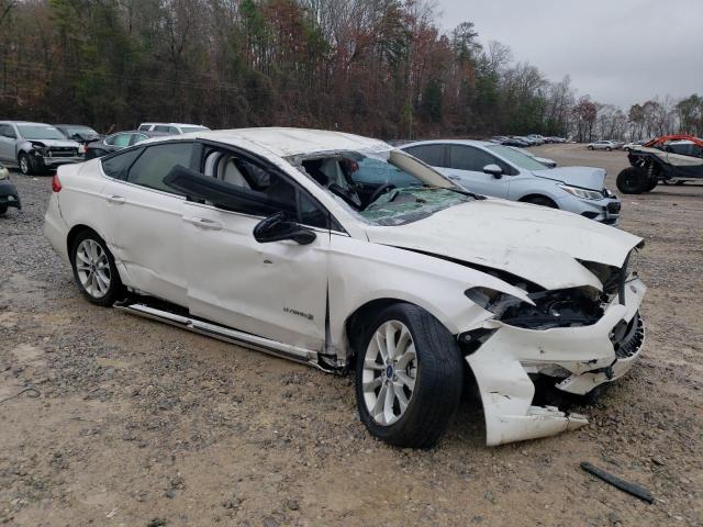 3FA6P0LU1KR255110 - 2019 FORD FUSION SE WHITE photo 4