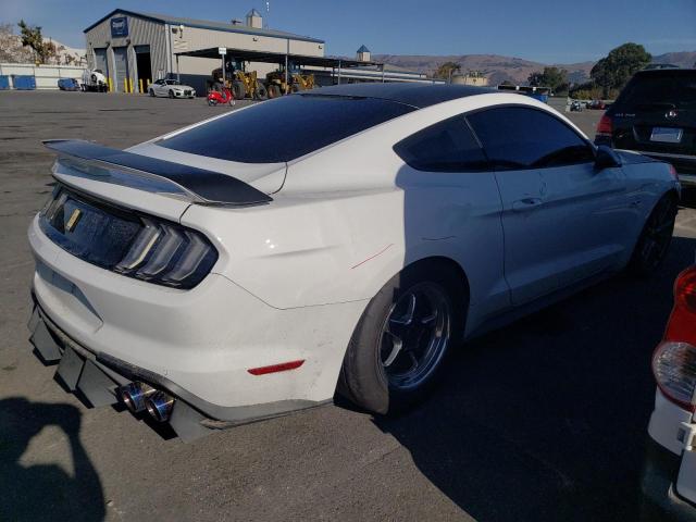 1FA6P8CF8J5123477 - 2018 FORD MUSTANG GT WHITE photo 3