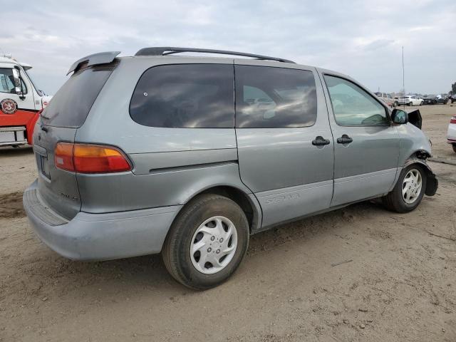 4T3ZF13CXWU022528 - 1998 TOYOTA SIENNA LE SILVER photo 3