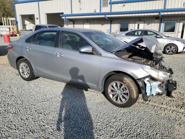 4T1BF1FK8HU330880 - 2017 TOYOTA CAMRY LE SILVER photo 4