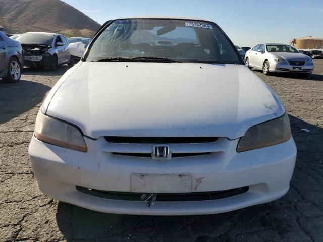 1HGCG5646YA149715 - 2000 HONDA ACCORD LX WHITE photo 5