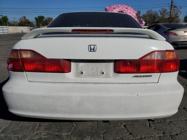 1HGCG5646YA149715 - 2000 HONDA ACCORD LX WHITE photo 6