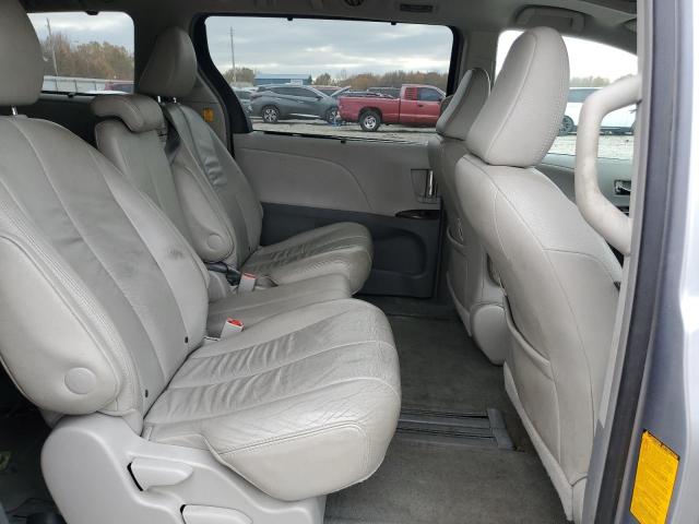 5TDYK3DC6CS184963 - 2012 TOYOTA SIENNA XLE SILVER photo 11