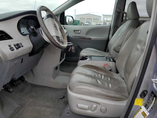 5TDYK3DC6CS184963 - 2012 TOYOTA SIENNA XLE SILVER photo 7