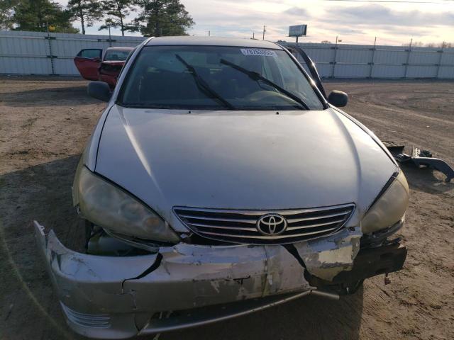 4T1BE32K45U602647 - 2005 TOYOTA CAMRY LE SILVER photo 5