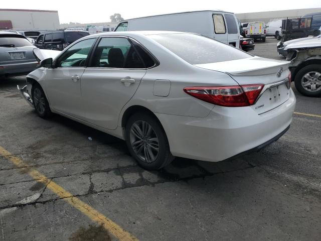 4T1BF1FK8HU307213 - 2017 TOYOTA CAMRY LE WHITE photo 2