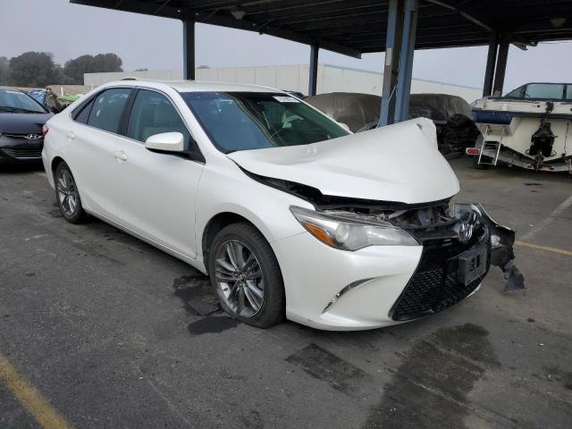 4T1BF1FK8HU307213 - 2017 TOYOTA CAMRY LE WHITE photo 4