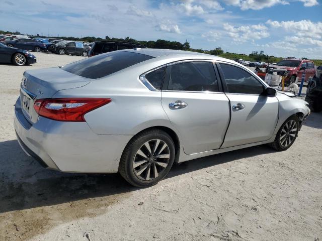 1N4AL3AP7HC178027 - 2017 NISSAN ALTIMA 2.5 SILVER photo 3