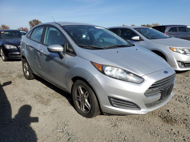 3FADP4BJ1JM110036 - 2018 FORD FIESTA SE SILVER photo 4