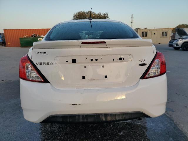 3N1CN7AP8JL874378 - 2018 NISSAN VERSA S WHITE photo 6