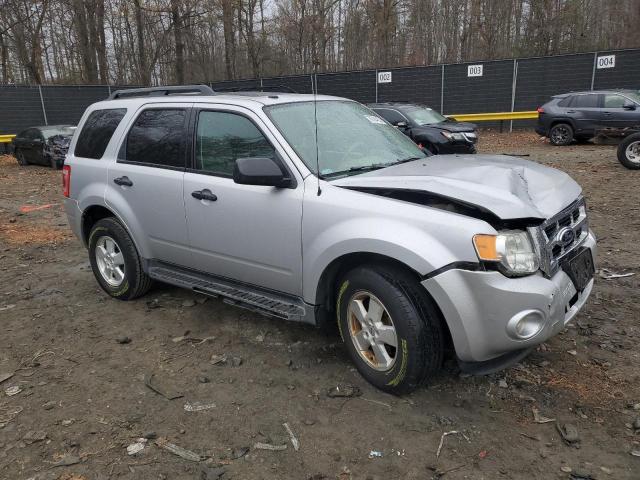 1FMCU0DG1CKC37464 - 2012 FORD ESCAPE XLT SILVER photo 4