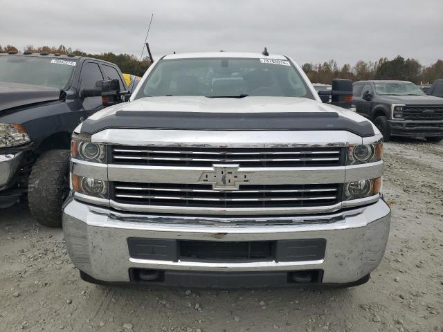 1GB3CYCG2JZ268576 - 2018 CHEVROLET SILVERADO C3500 WHITE photo 5