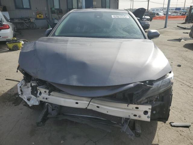 4T1G11AKXPU752370 - 2023 TOYOTA CAMRY SE NIGHT SHADE GRAY photo 5
