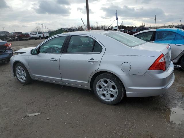 3FAHP0HA6BR312540 - 2011 FORD FUSION SE SILVER photo 2