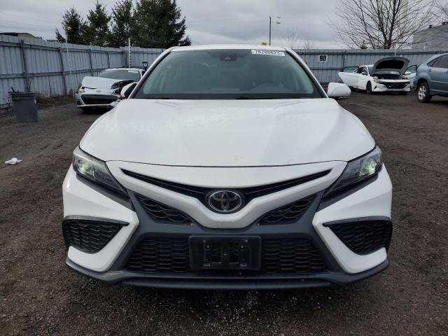 4T1G11AK7PU085564 - 2023 TOYOTA CAMRY SE NIGHT SHADE WHITE photo 5