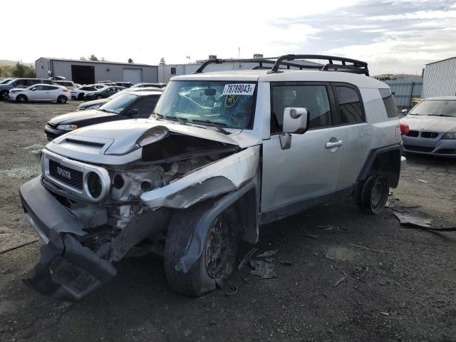 JTEBU11F570057659 - 2007 TOYOTA FJ CRUISER SILVER photo 1