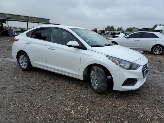 3KPC24A36KE076596 - 2019 HYUNDAI ACCENT SE WHITE photo 4