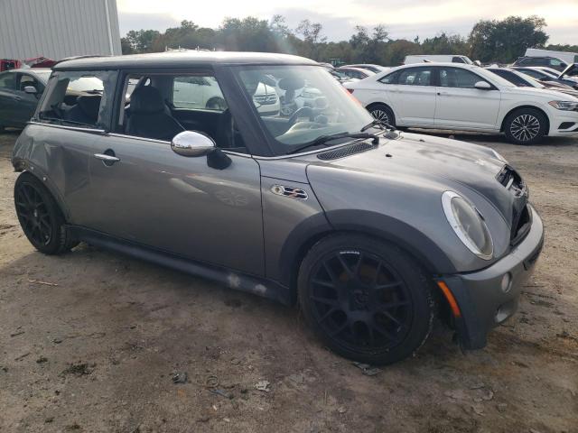 WMWRE33414TD80060 - 2004 MINI COOPER S GRAY photo 4