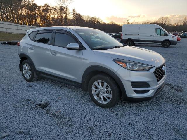 KM8J2CA4XKU007580 - 2019 HYUNDAI TUCSON SE SILVER photo 4