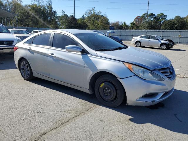 5NPEB4AC1DH562630 - 2013 HYUNDAI SONATA GLS SILVER photo 4