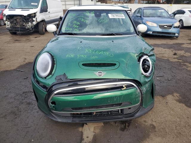 WMW13DJ09P2T00519 - 2023 MINI COOPER SE GREEN photo 5