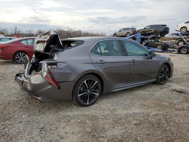 4T1B61HK8JU071679 - 2018 TOYOTA CAMRY XSE GRAY photo 3