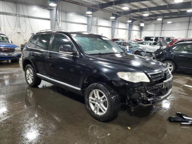 WVGBF7A94AD002997 - 2010 VOLKSWAGEN TOUAREG V6 BLACK photo 4