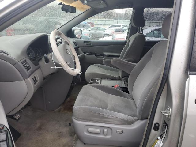 5TDZA23C05S345944 - 2005 TOYOTA SIENNA CE SILVER photo 7