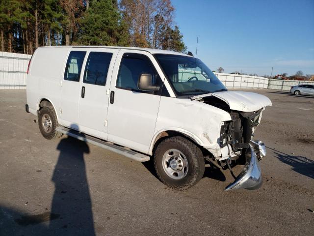 1GCWGAFG0K1308007 - 2019 CHEVROLET EXPRESS G2 WHITE photo 4