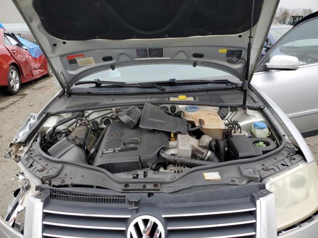 WVWVD63B82E413333 - 2002 VOLKSWAGEN PASSAT GLS SILVER photo 11