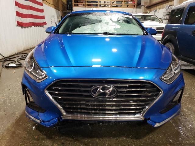 5NPE24AF7JH717493 - 2018 HYUNDAI SONATA SE BLUE photo 5